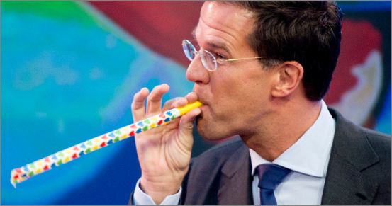 mark-rutte-looking-at-the-pvda.jpeg