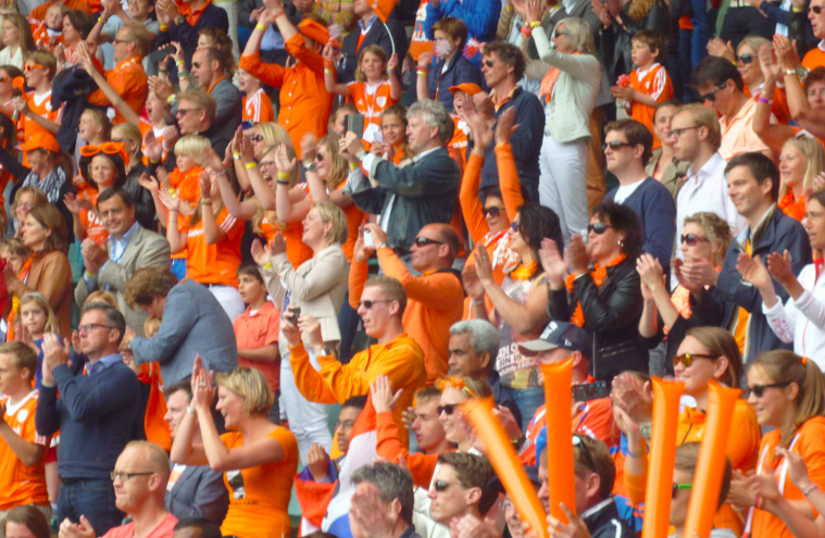 Oranje supporters orange hockey