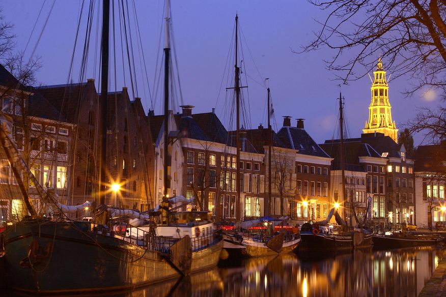 Groningen at night boats