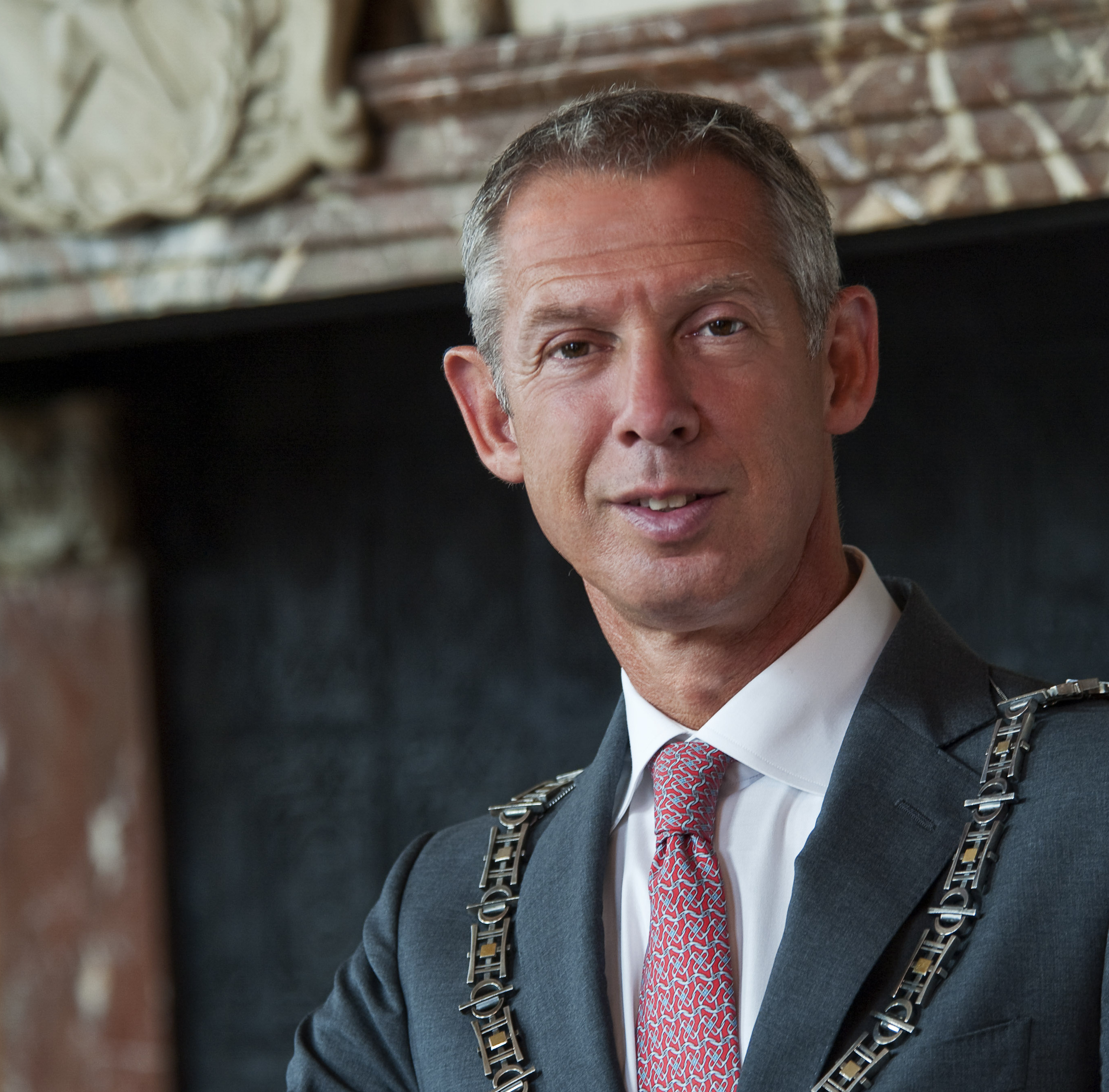 Portret Onno Hoes burgemeester te Maastricht