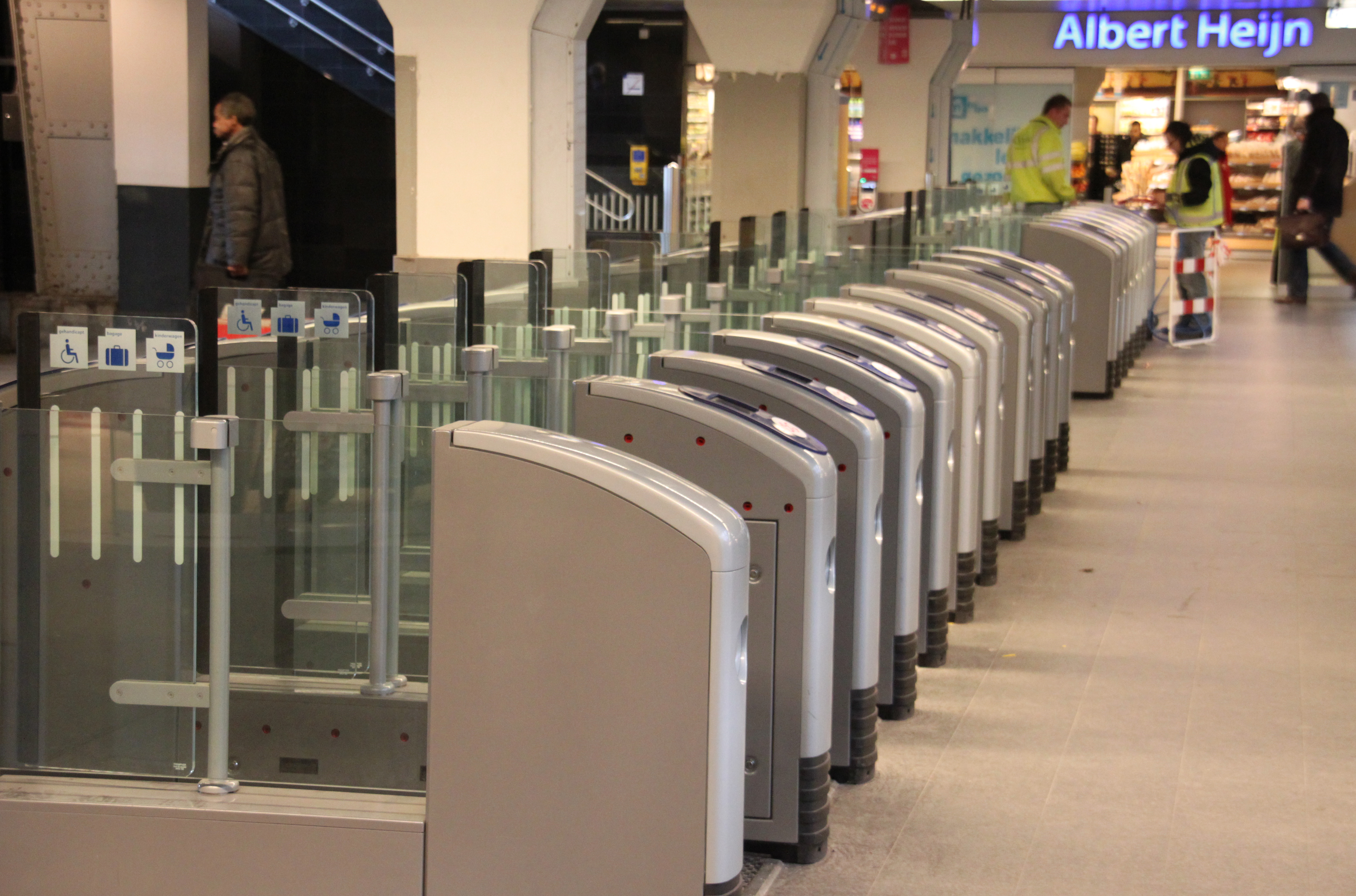 Fury as public transport smart card firm makes €55m in profit - DutchNews.nl