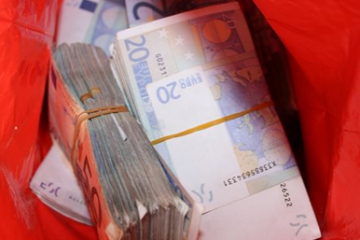 money criminal cash om