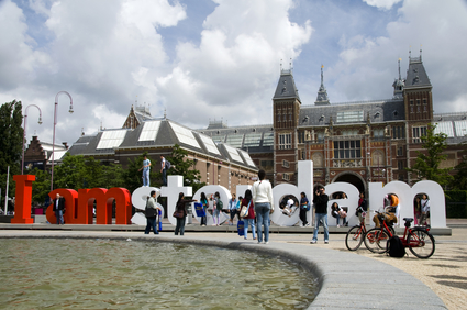 editorial tourists at i amsterdam sign by rijksmuseum amsterdam