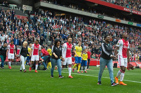 ajax players and their mums