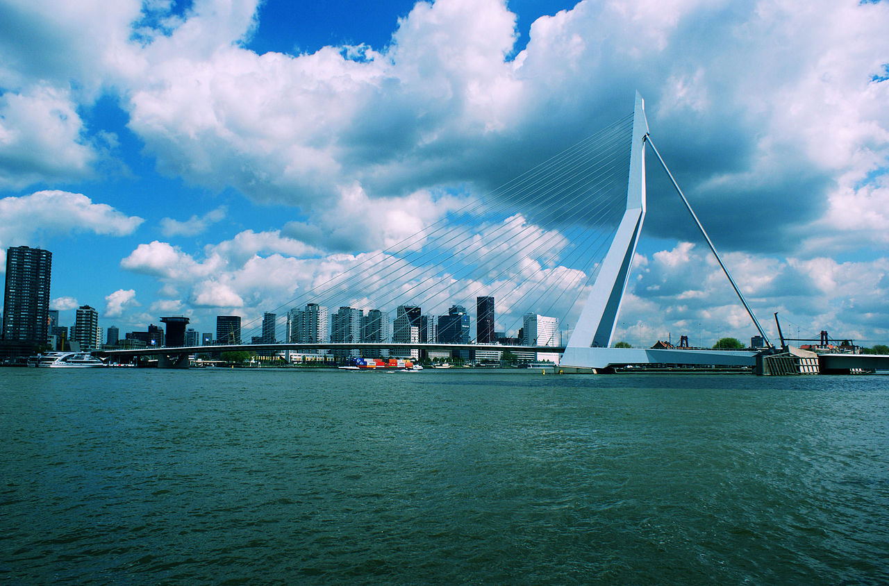 1280px-Erasmusbrug_Rotterdam_2015