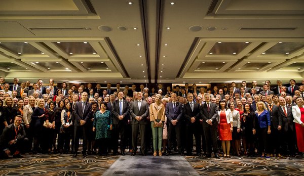 royal visit to china with king and queen at centre