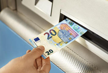 New 20 euro banknote photo EVB.png