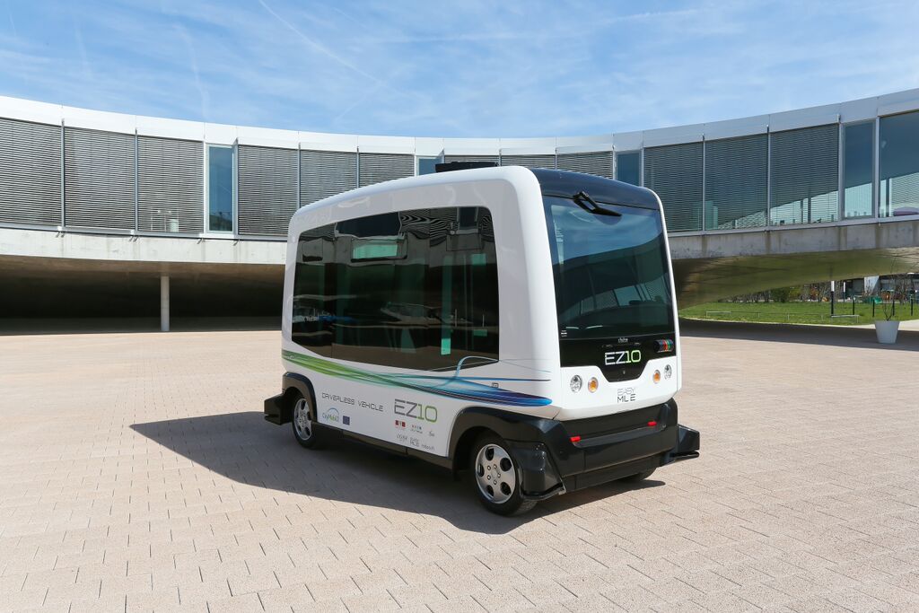 Experiments with this French driverless car begin on Dutch roads next year
