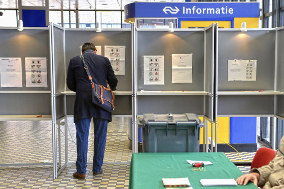 Voting at Nijmegen train station. Photo: Flip Franssen/Hollandse Hoogte
