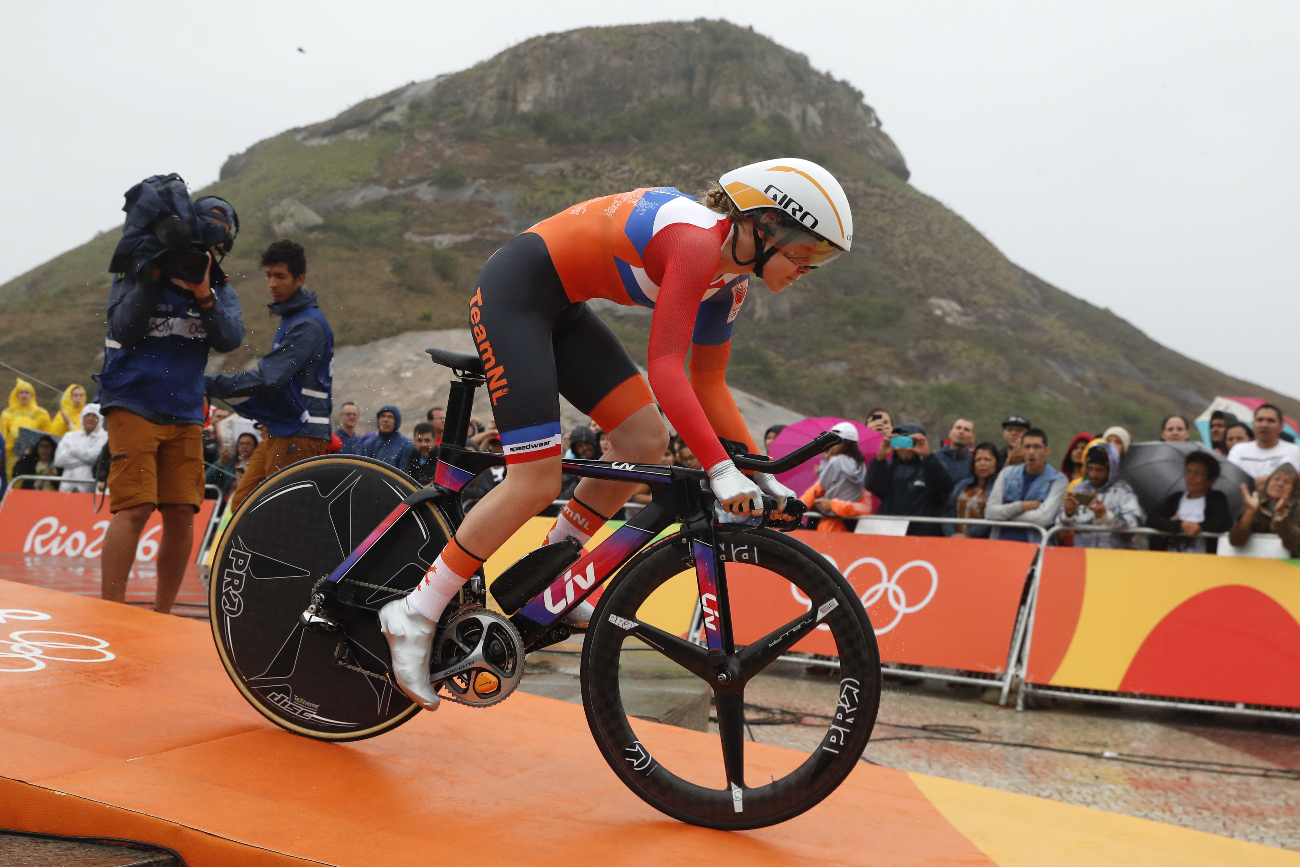 Anna van der Breggen at the start of the women's individual time trial event. Photo: AP Photo/Patrick Semansky