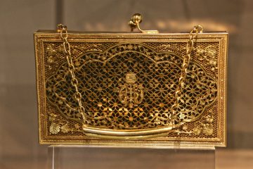 A gold evening bag worn by the Netherlands' former queen Juliana.