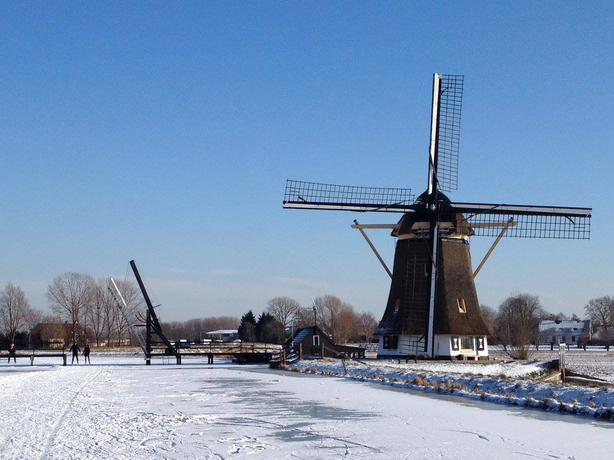 You can't get more Dutch than windmills in the snow. Fingers crossed we have a winter like this again this year.