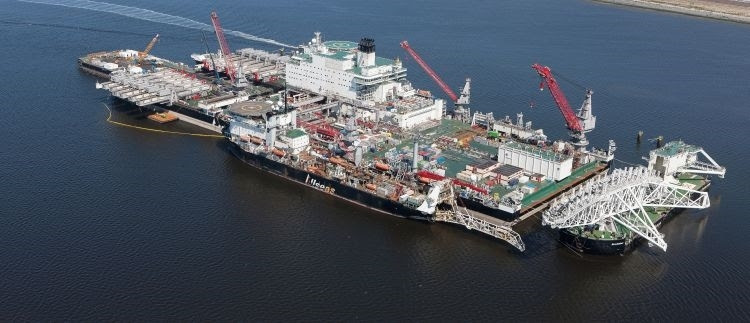 The Pioneering Spirit can carry 27,000