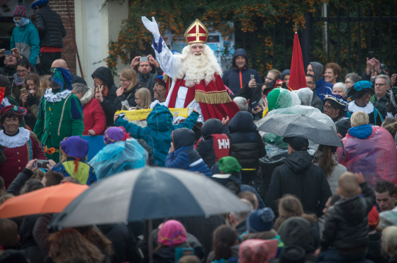 http://www.dutchnews.nl/wpcms/wp-content/uploads/2017/11/sinterklaas-in-Dokkum-560x371.png