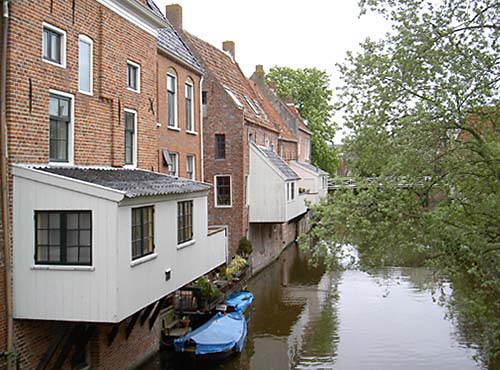 The hanging kitchens of Appingedam. Photo: Wolfskuil via Wikimedia Commons