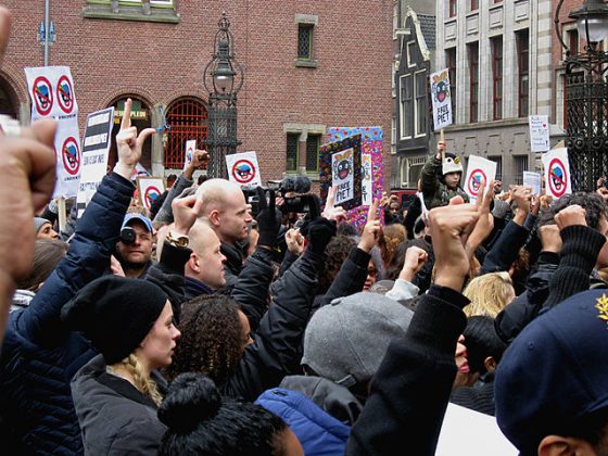 https://www.dutchnews.nl/wpcms/wp-content/uploads/2016/10/Pietprotest-560x420.jpg