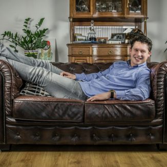 Would you volunteer with refugees? These 14 Dutch people did