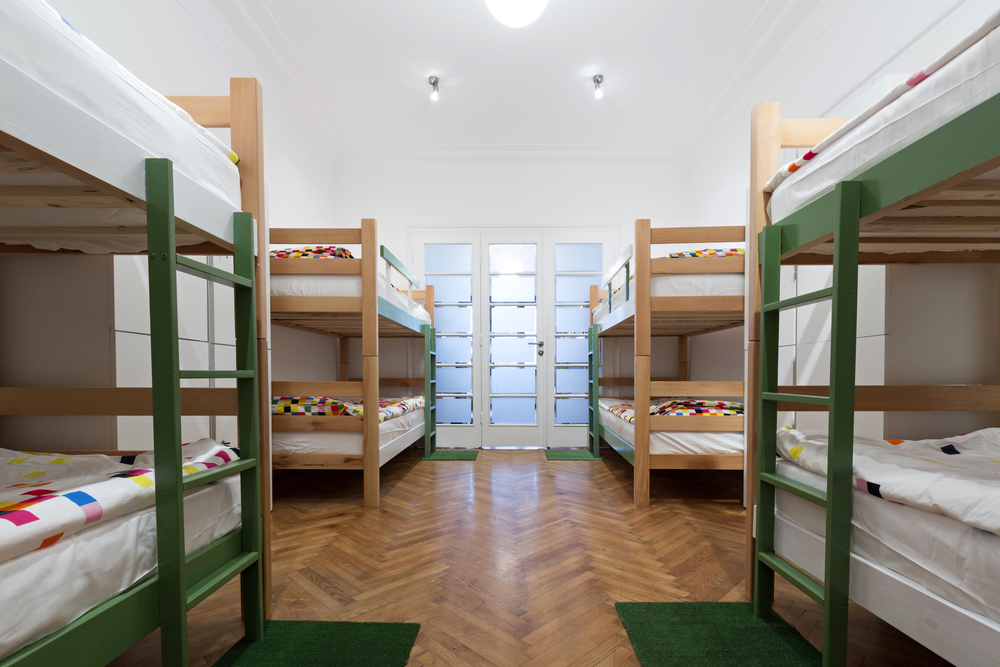 Soldaat helder tyfoon Leen Bakker refuses to deliver beds at reduced price, legal action looms - DutchNews.nl Soldaat helder tyfoon Leen Bakker refuses to deliver beds at reduced price, legal action looms - DutchNews.nl