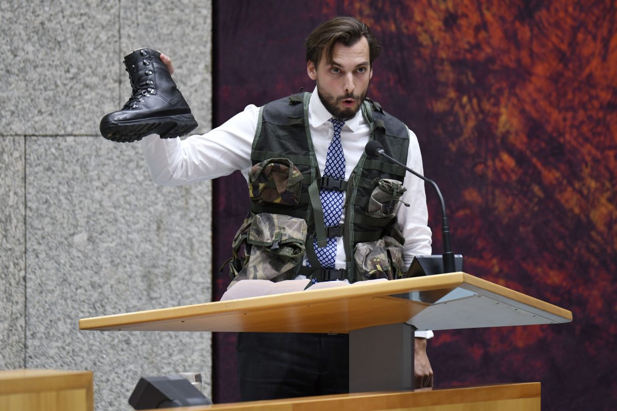 Thierry Baudet dressed in military gear during the debate that preceded the resignation of Jeanine Hennis as defence minister.