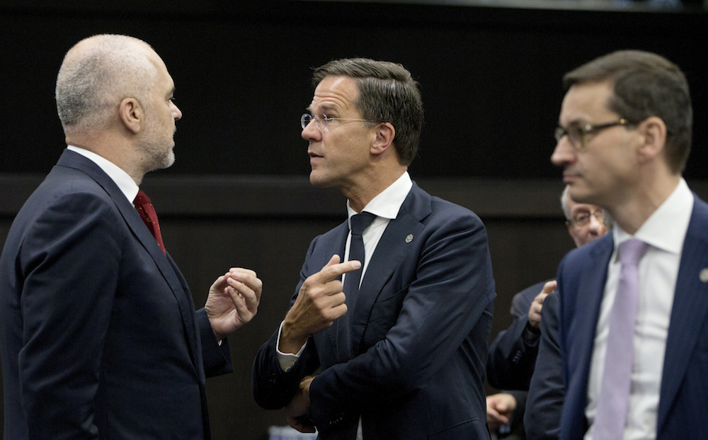 ¿Cuánto mide Mark Rutte? - Altura - Real height Rutte-in-Sofia