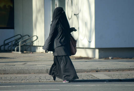 A Man Wears Burqa While Going to Meet Girlfriend Booked for Breach of Peace : Uttar Pradesh