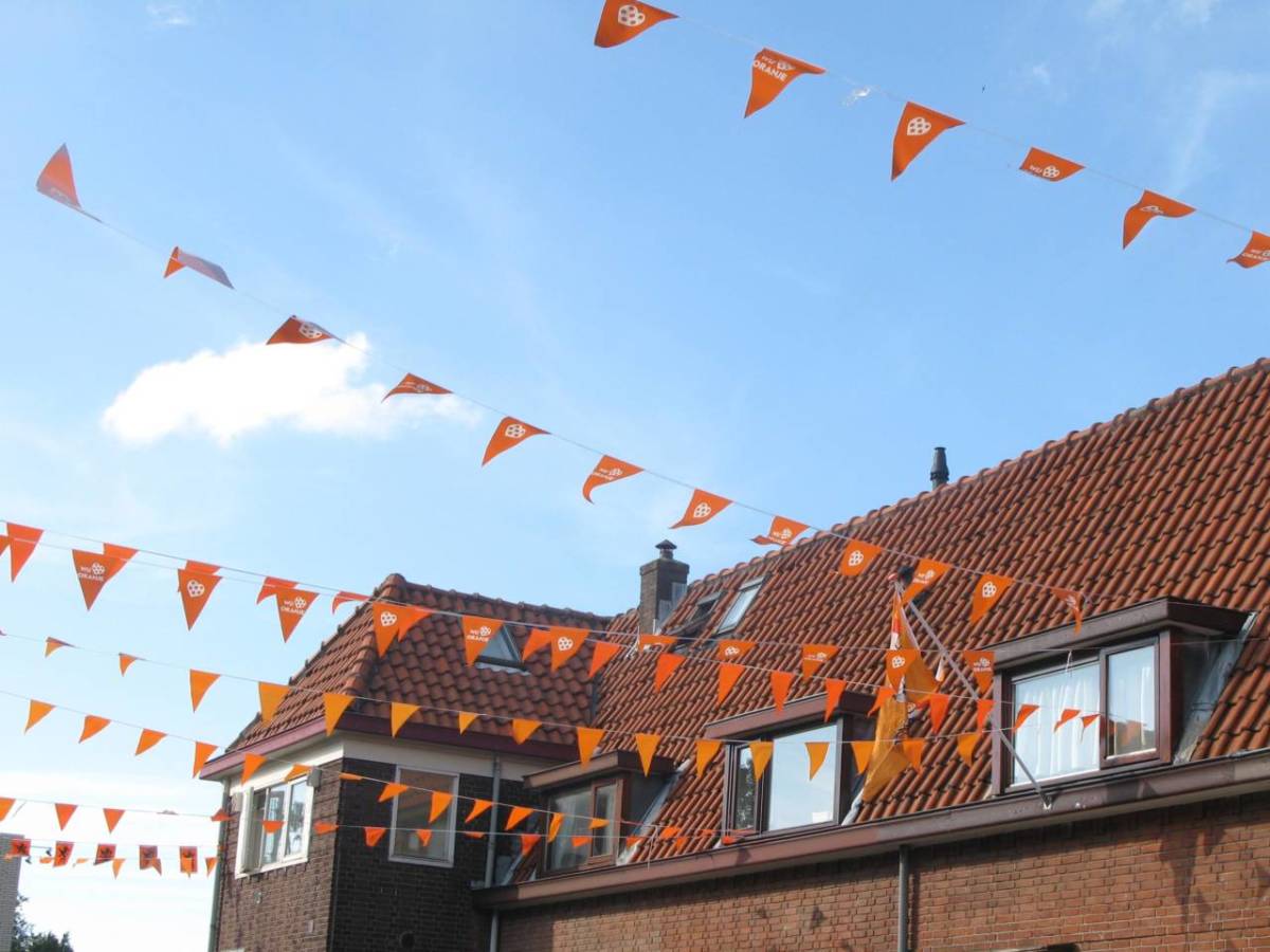 Dutch unveil European Championships squad, with two teenagers