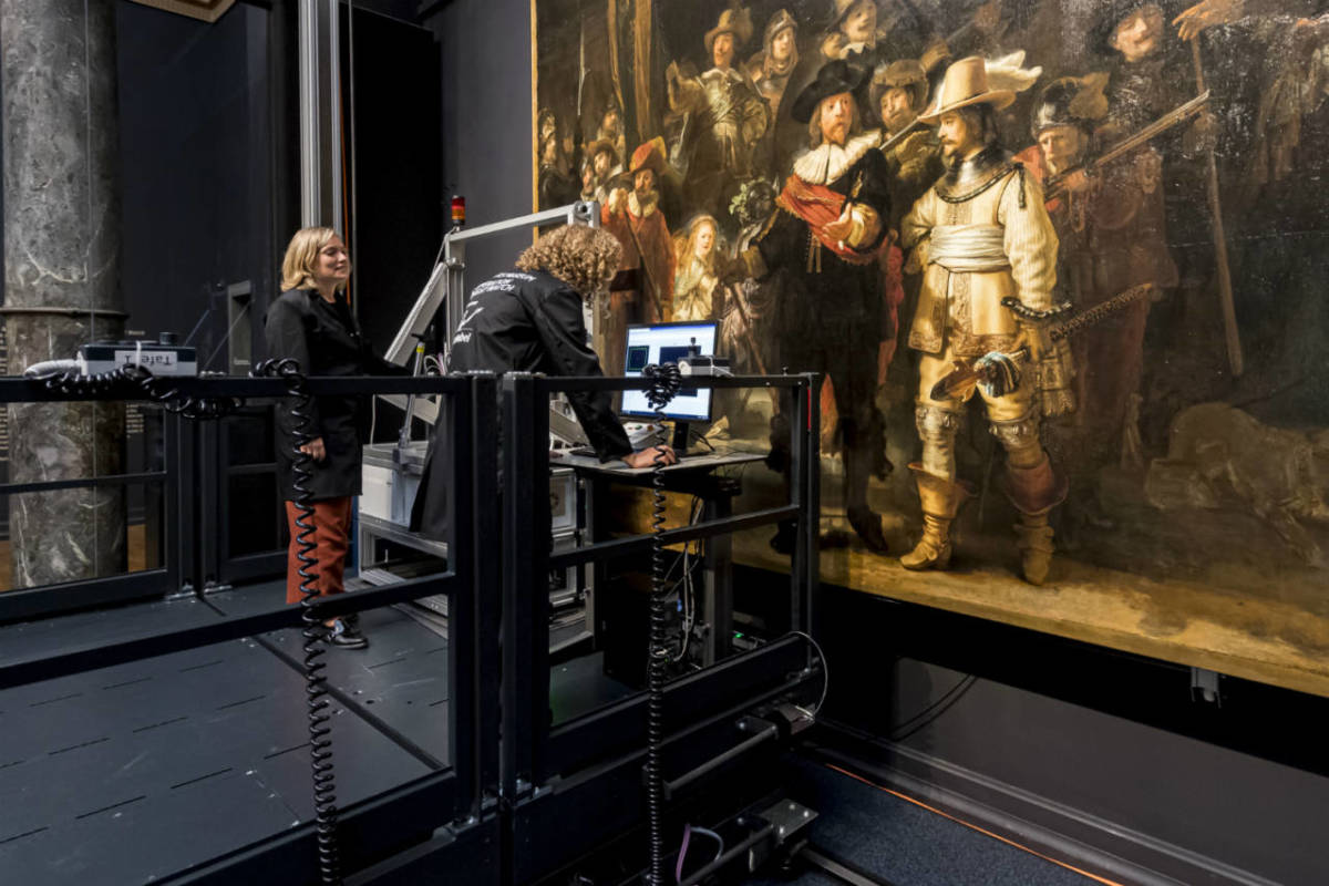 The glass box in the Rijksmuseum where the restoration of the Night Watch will be carried out for a year from July 2019.