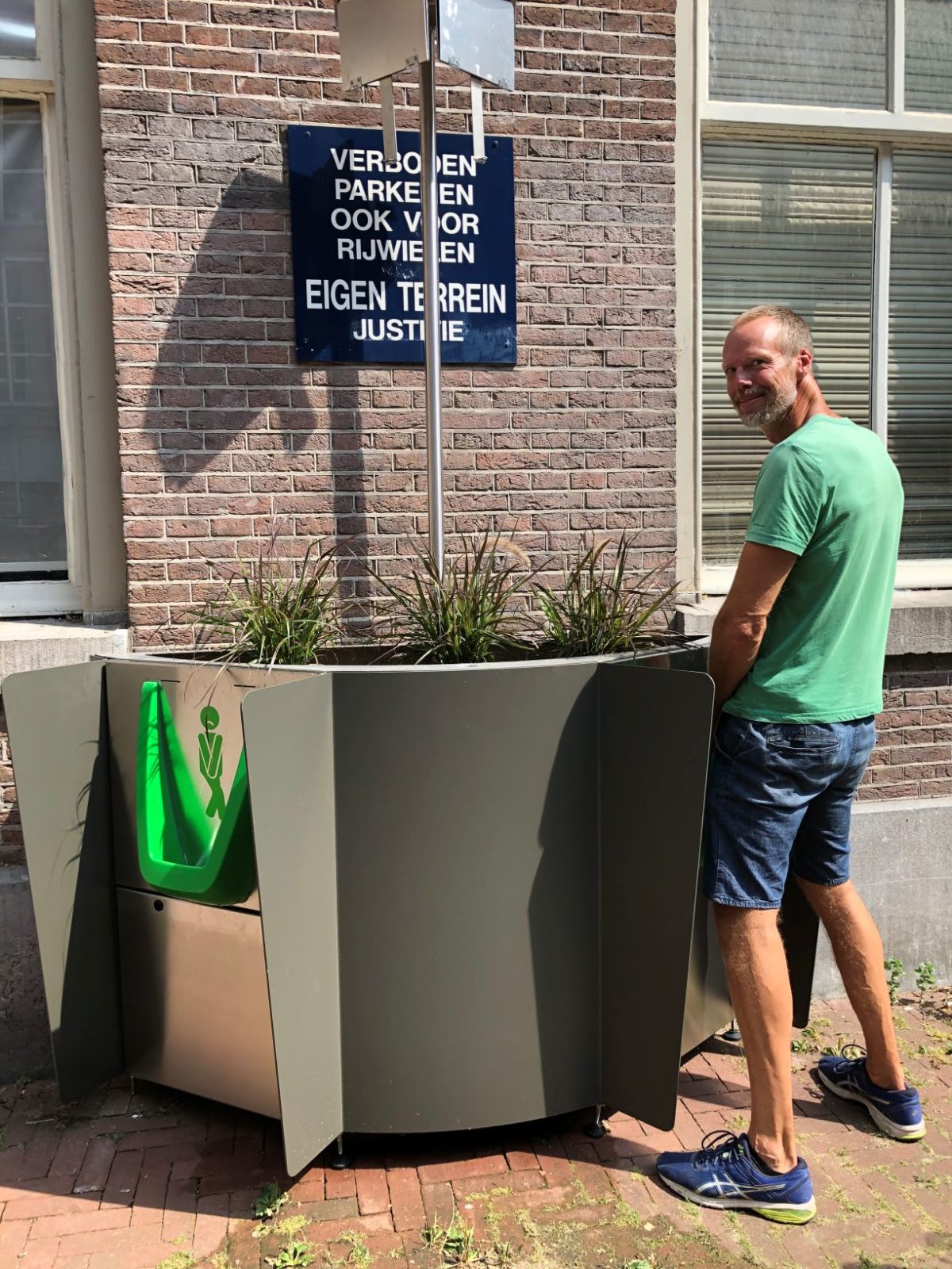 Mind your Ps Amsterdam installs plant pot street urinals to improve