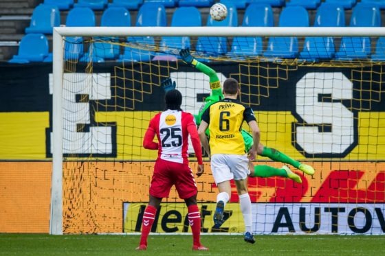 Vitesse Arnhem goalkeeper Remko Pasveer making a flying save from Emmen