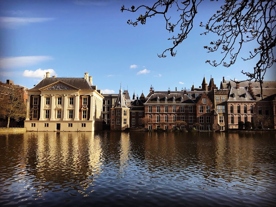 PVV's lead shrinks to three seats as voter satisfaction slumps