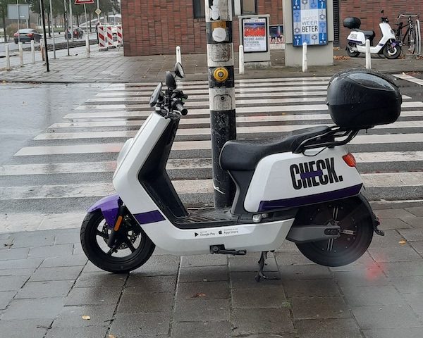 nothing or green about those electric mopeds - DutchNews.nl