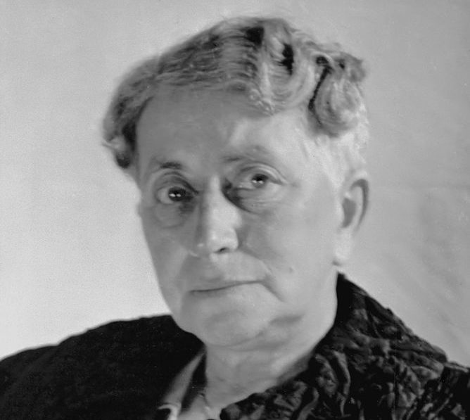 Honours for woman who saved 100s of Jewish children during WW II – DutchNews.nl