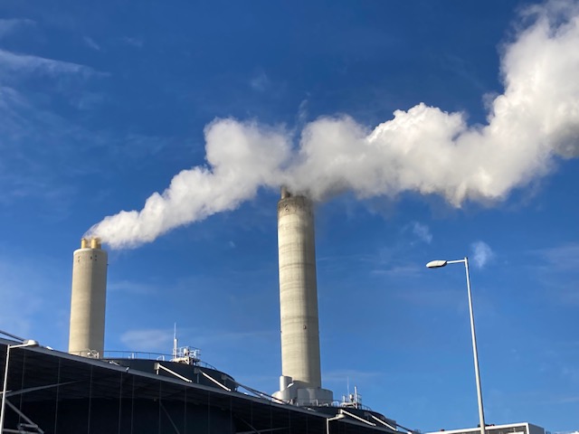 Greenpeace Netherlands, FrisseWind.nu and FruitPunch AI team up to monitor  illegal air pollution by large factories