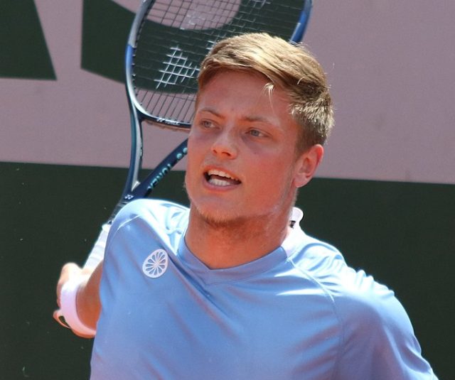 Wimbledon wild card for Dutch tennis player Tim van Rijthoven DutchNews.nl