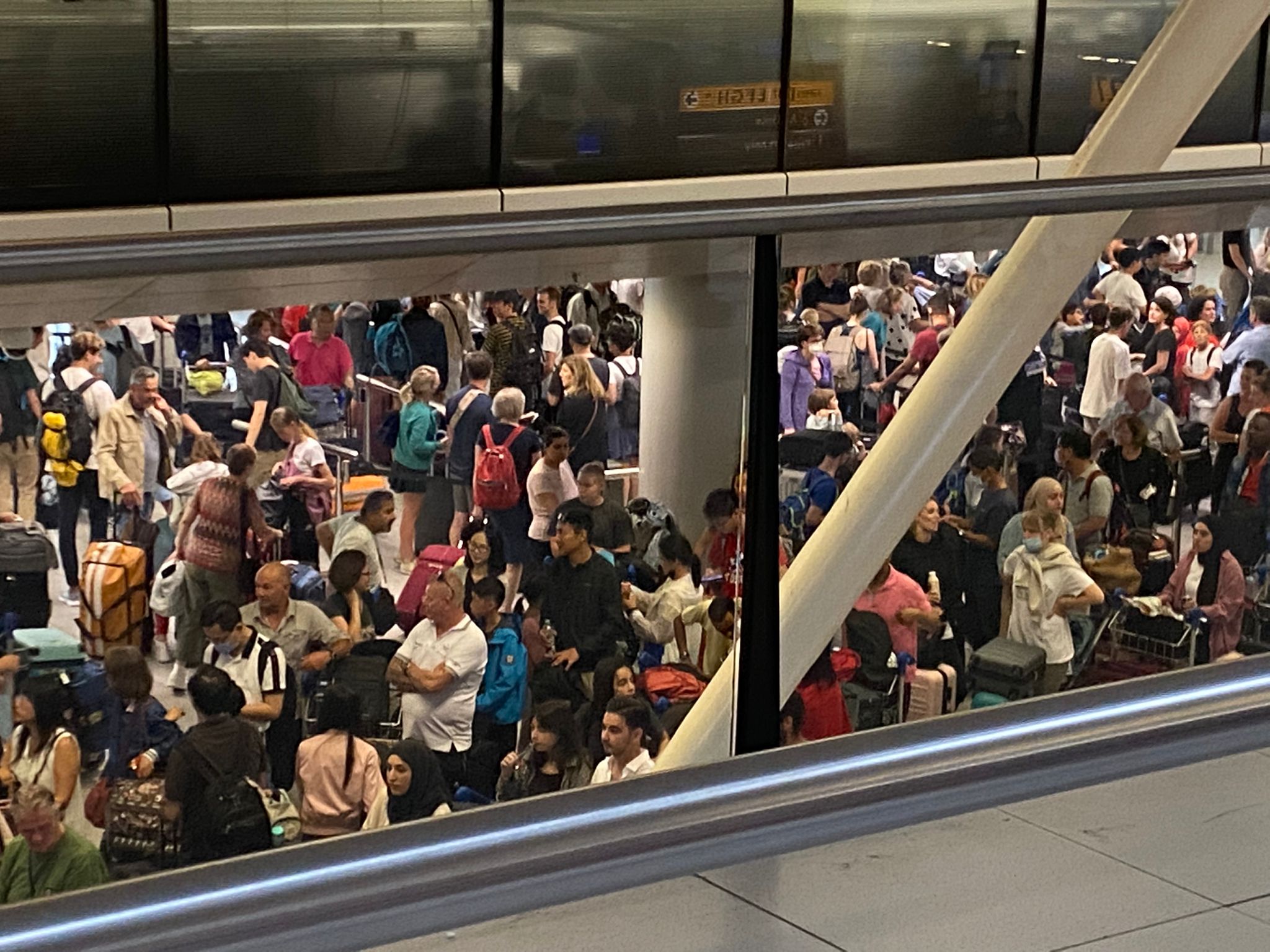 Schiphol heeft passagiersaantallen tot eind oktober met 18% teruggebracht