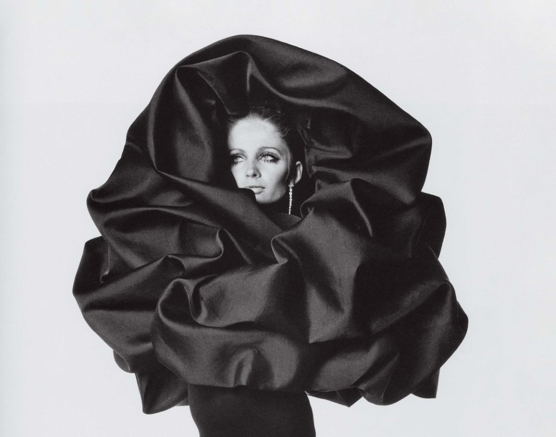 Balenciaga  the master of couture who seeded fashion's love affair with  black - DutchNews.nl