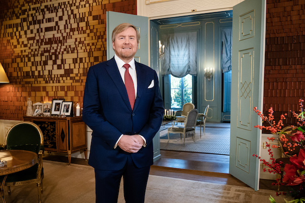 Dutch king jokes about princess Kate's photoshop fail - DutchNews.nl