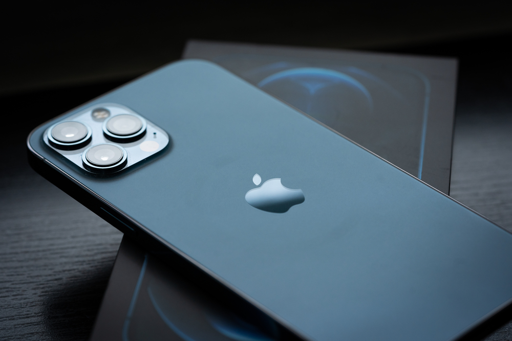 Б/У и уценка Смартфон Apple iPhone 13 Pro 512 ГБ, nano SIM+eSIM, небесно-голубой