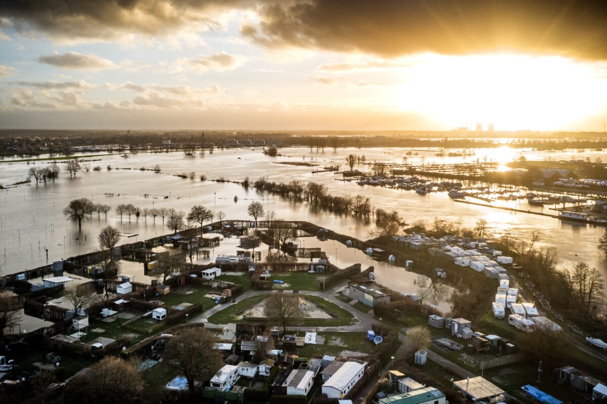 Flooding risk remains high, but dykes are holding, officials say ...