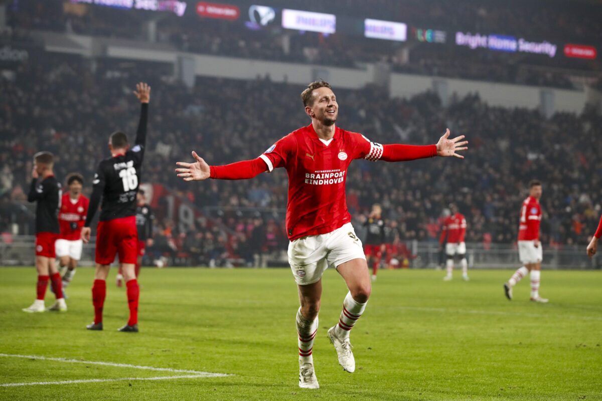 PSV stretch winning run to 17 matches to go 12 points clear - DutchNews.nl