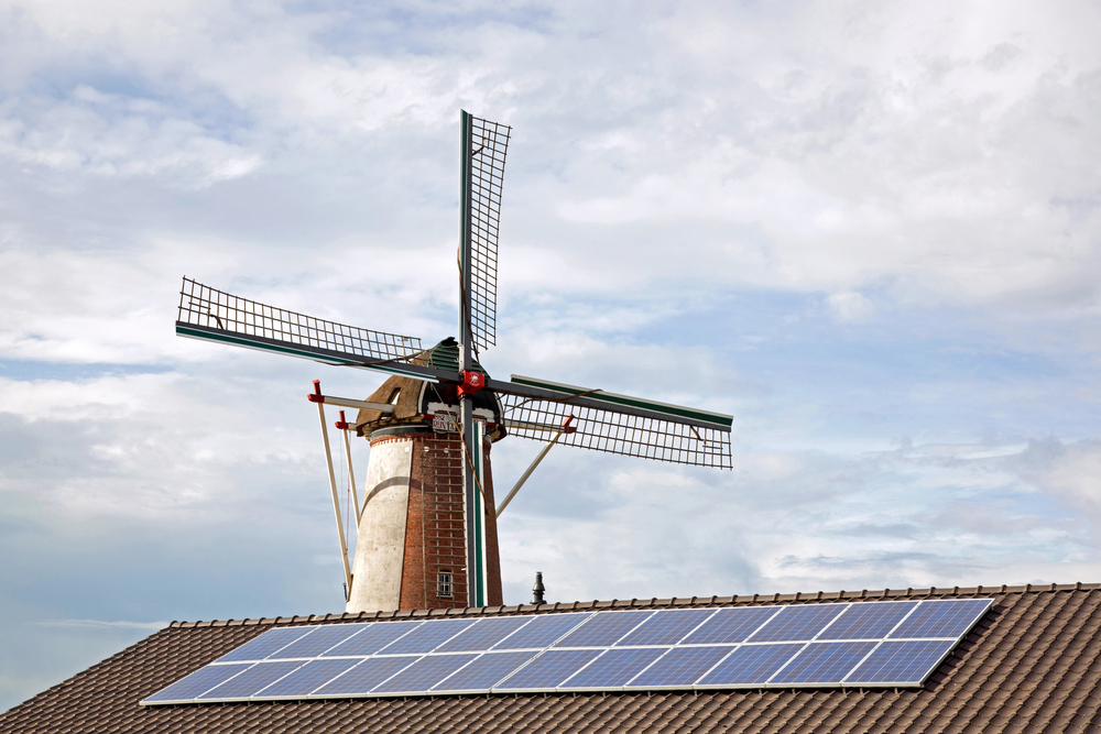 Eneco goes for solar panel charges; Vattenfall, Essent to follow
