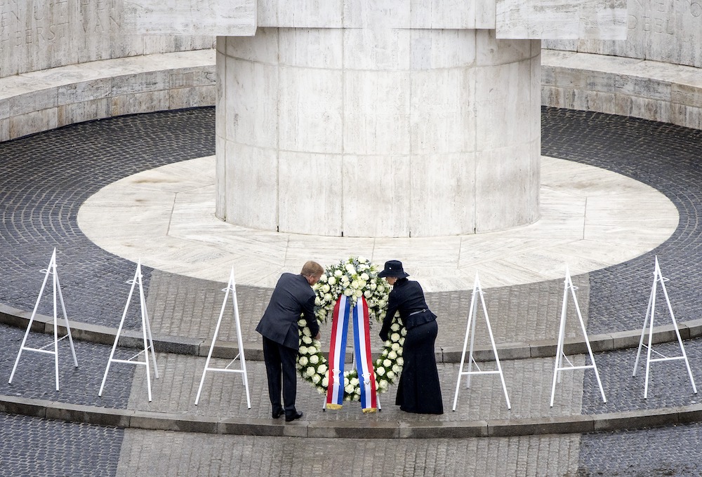 The Netherlands is silent for two minutes to remember its dead – DutchNews.nl