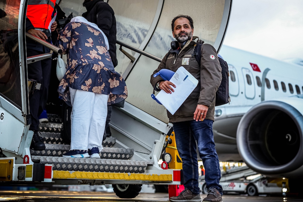 Dutch government flight takes 84 Syrian refugees back home