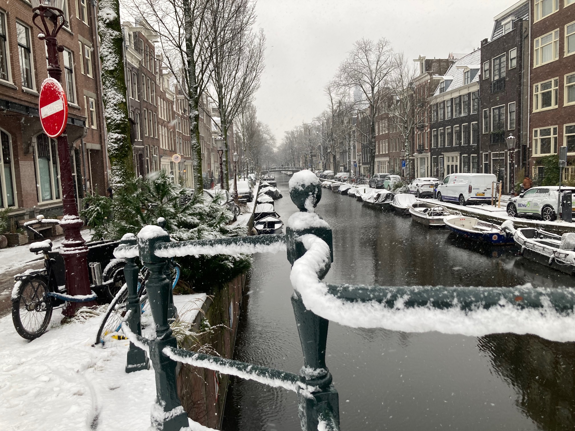 Why does the Netherlands seize up at the first sign of snow?