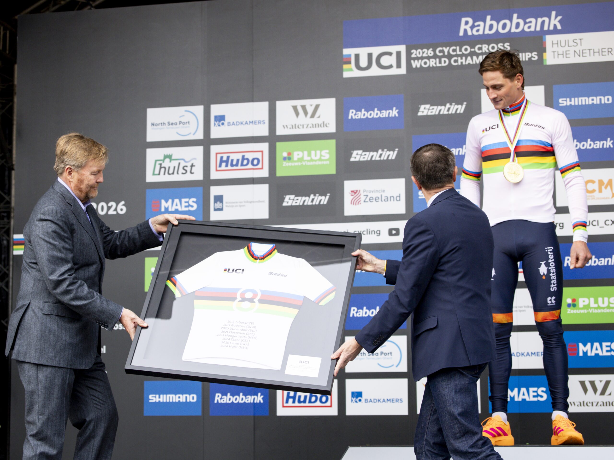 ”Majestic” Van der Poel claims record eighth cyclo-cross title