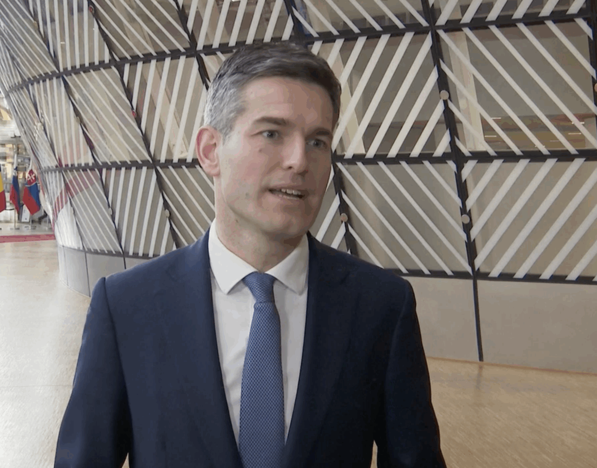 Nederlanders dringen aan op voorzichtigheid in de Straat van Hormuz en sluiten een rol niet uit Nederlanders dringen aan op voorzichtigheid in de Straat van Hormuz en sluiten een rol niet uit