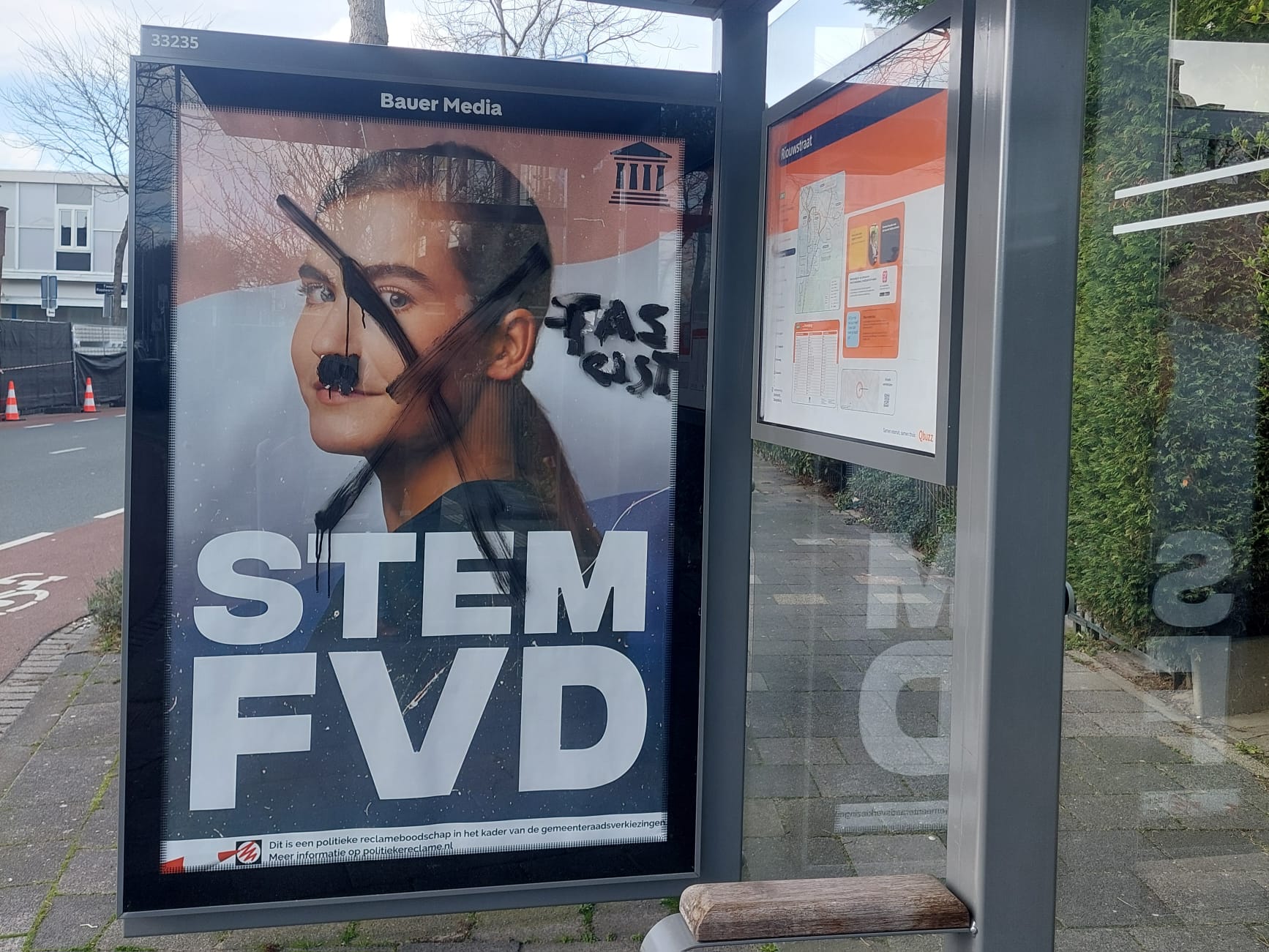 Extreemrechts boekt winst in gebieden waar vluchtelingencentra een probleem vormen Extreemrechts boekt winst in gebieden waar vluchtelingencentra een probleem vormen