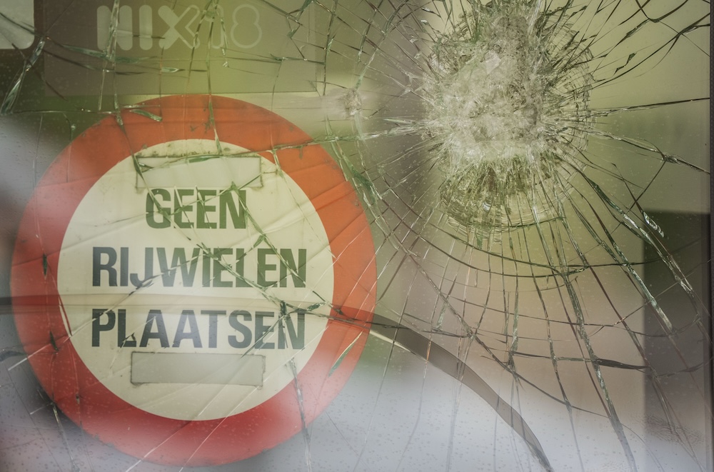 Mayors condemn continuing violent anti-refugee protests