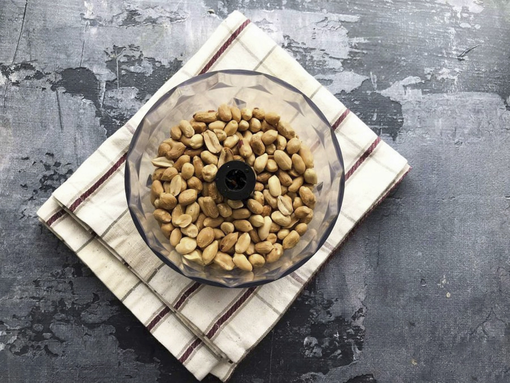 Supermarkets recall nuts contaminated with metal particles