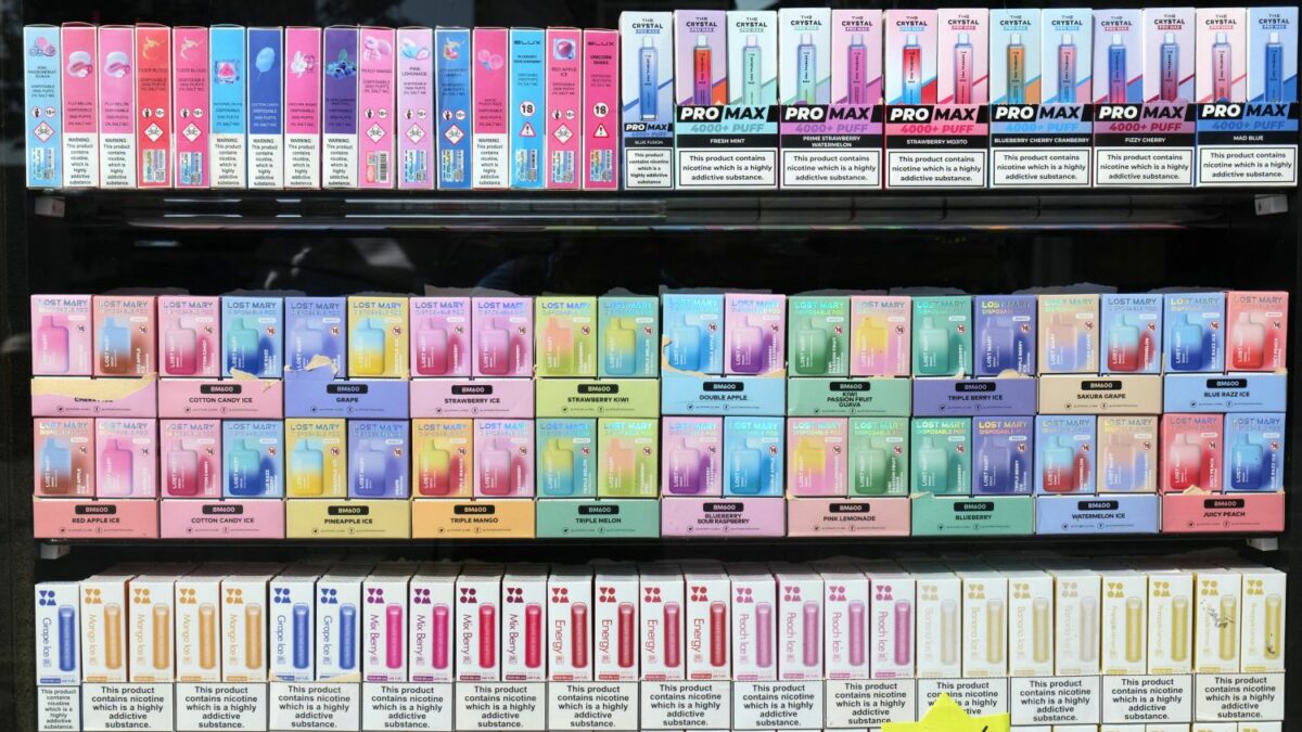 Dutch inspectors seize 220,000 illegal vapes in a week - DutchNews.nl